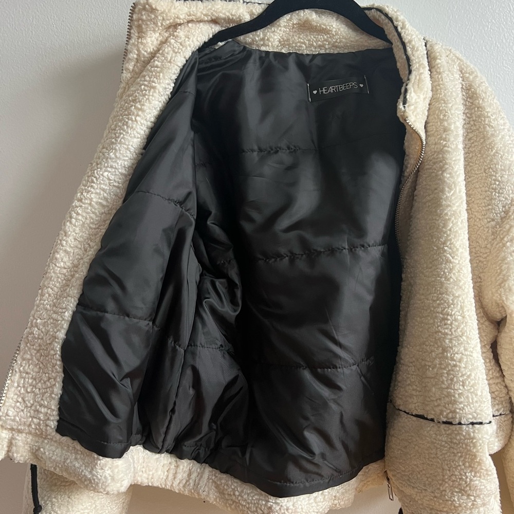 CREAM TEDDY JACKET size small - Picture 5 of 6